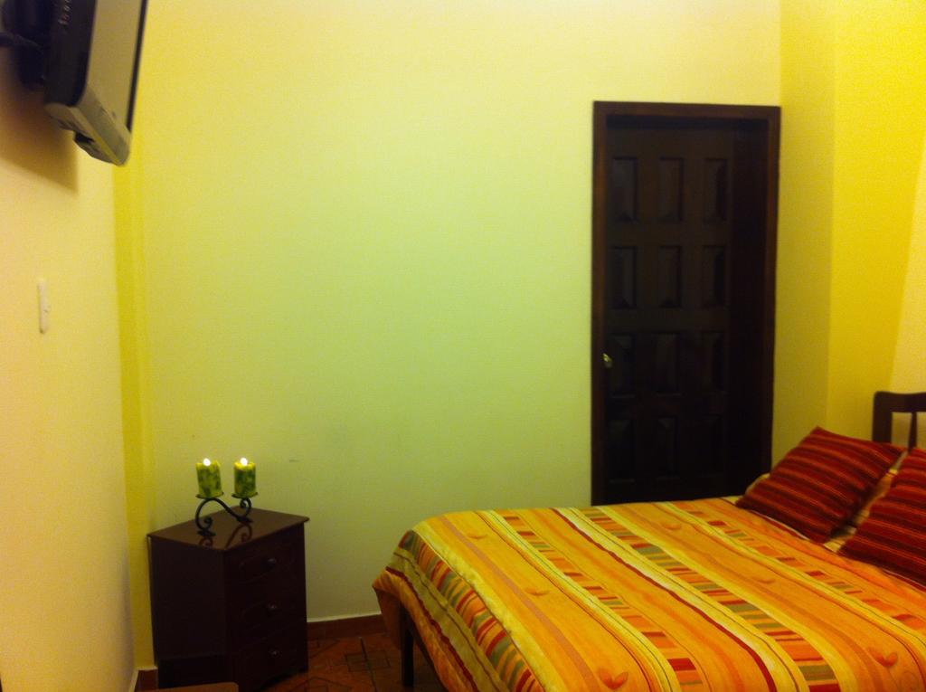Hotel Margarita 2 Quito Ruang foto