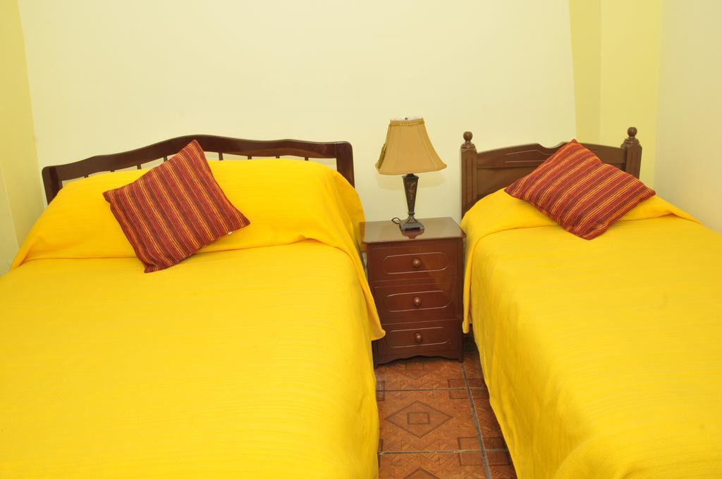 Hotel Margarita 2 Quito Ruang foto