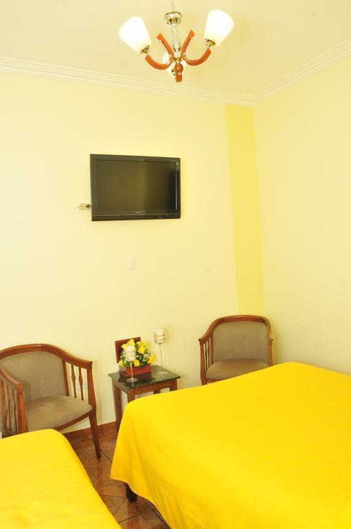 Hotel Margarita 2 Quito Ruang foto