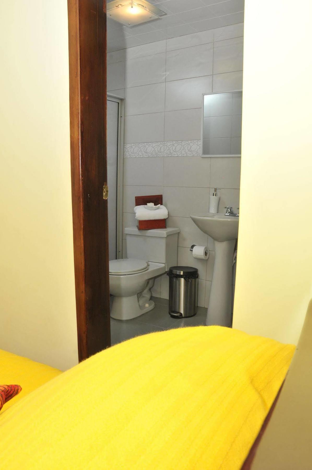 Hotel Margarita 2 Quito Bagian luar foto