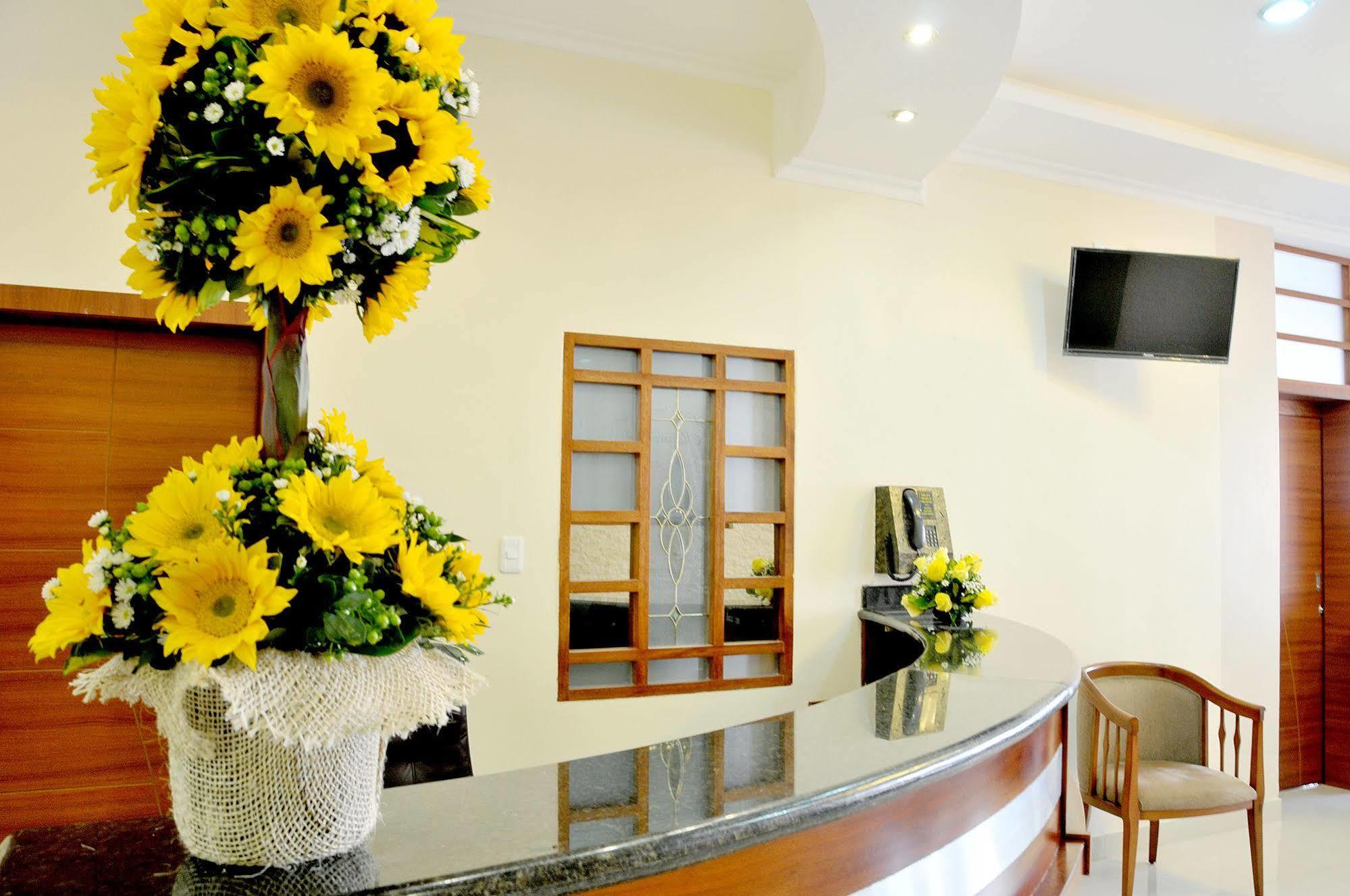 Hotel Margarita 2 Quito Bagian luar foto